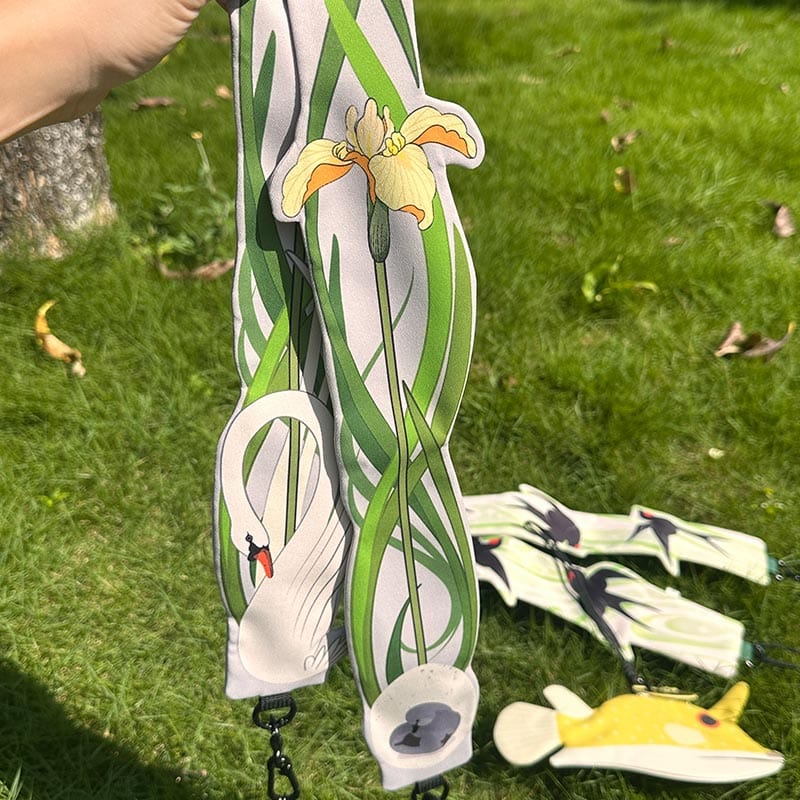 Pre-sale Swan Crossbody Phone Strap | NueShiny & PIPIZU