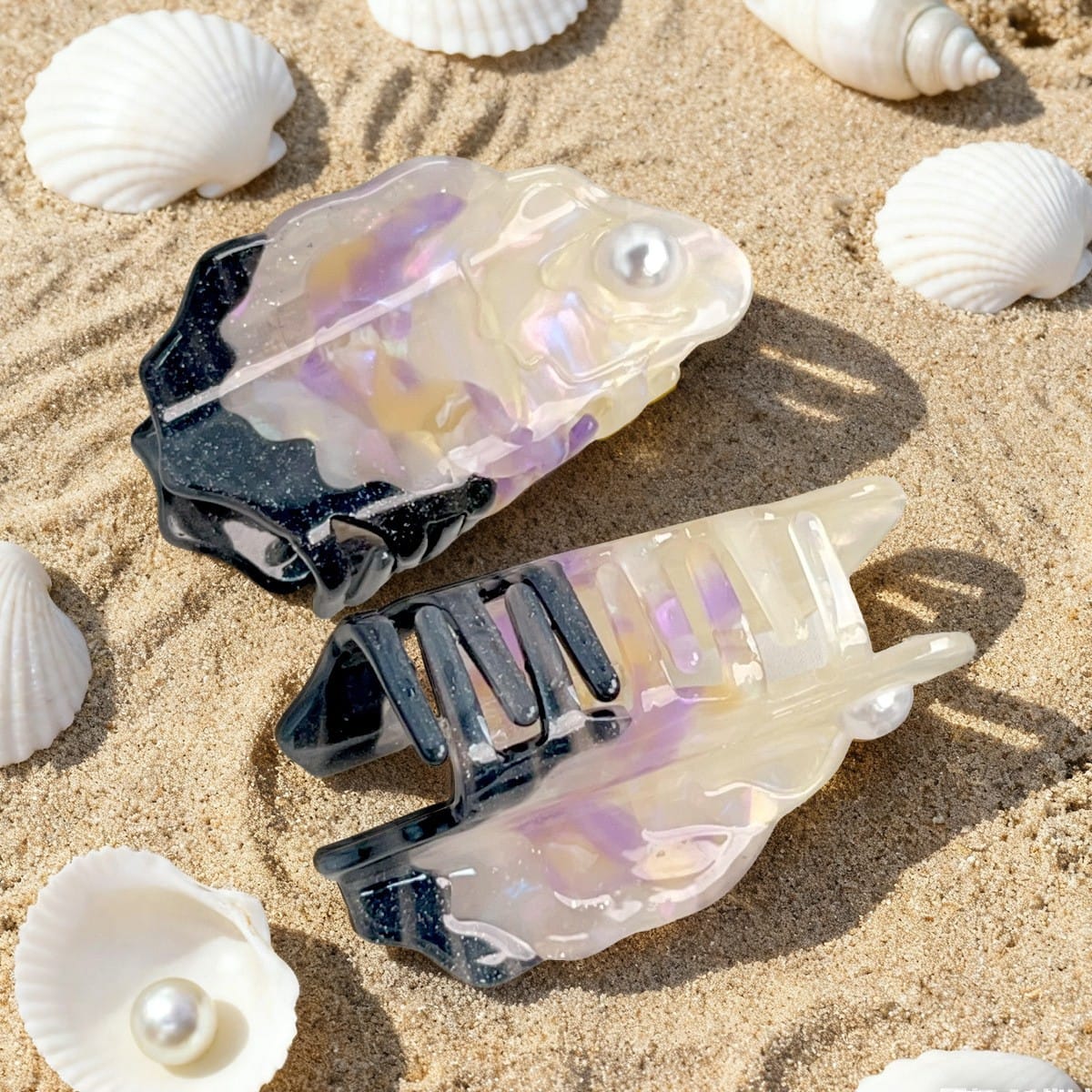 Medium Cartoon Oyster Hair Claw | NueShiny