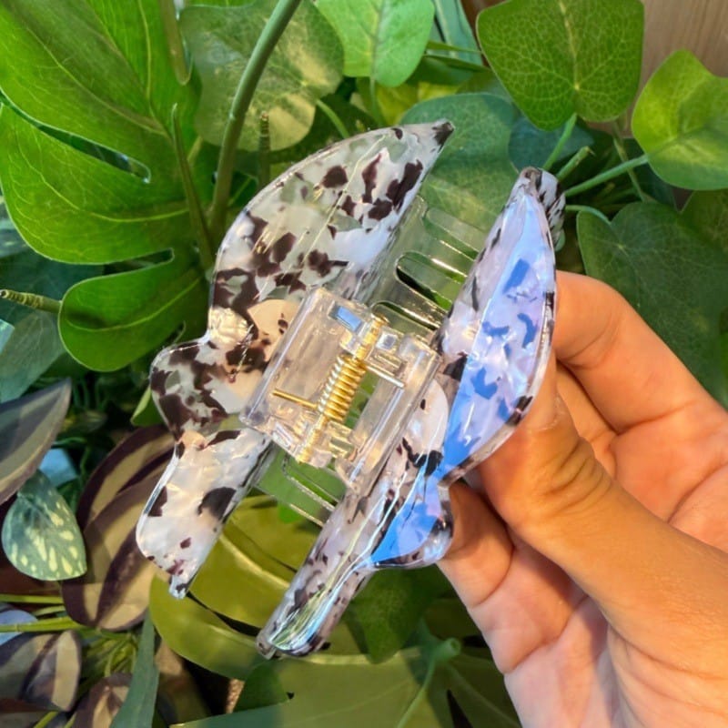 Medium Marble Skull Hair Claw NueShiny