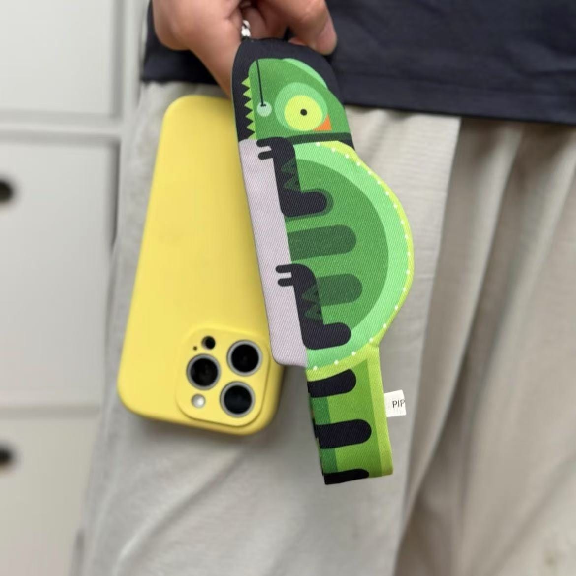Dual-Sided Chameleon  Wrist Strap | NueShiny & PIPIZU