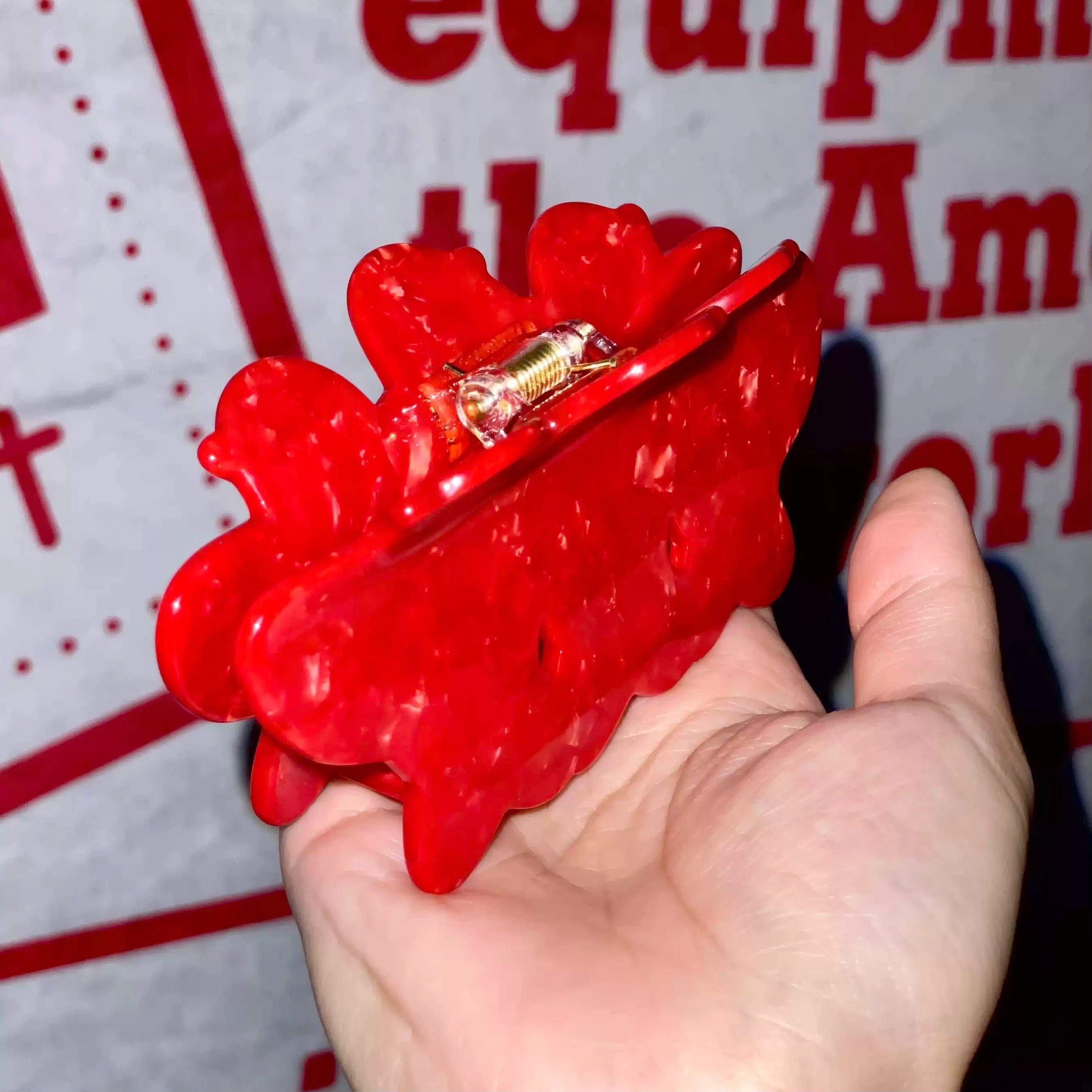 Large Red Familiar Hair Claw Clips | NueShiny