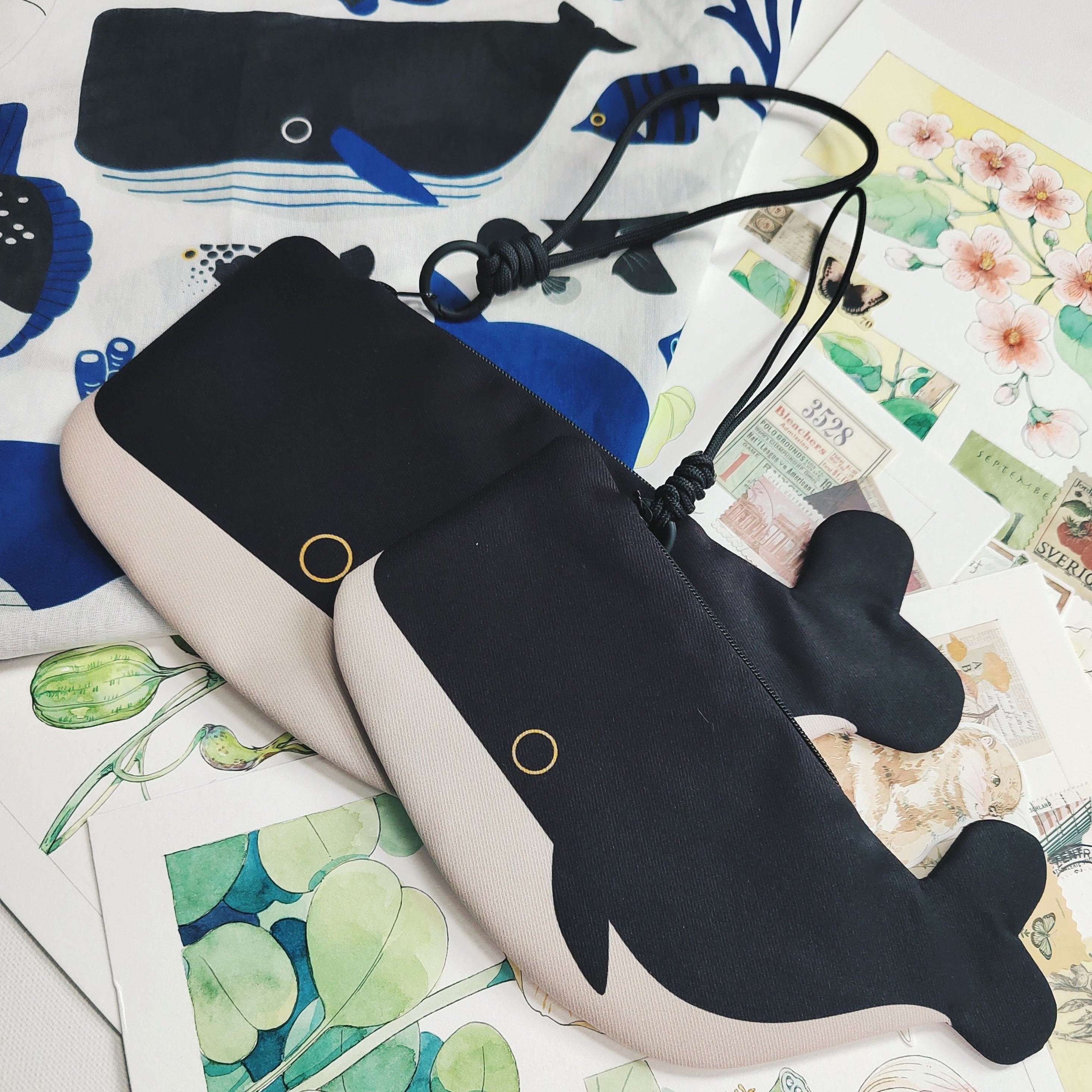 Square-Headed Whale Wristlet | NueShiny & PIPIZU