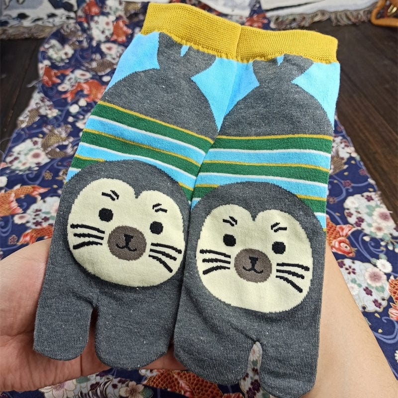 One Pair Of Seal Two-Toe Grip Socks | NueShiny