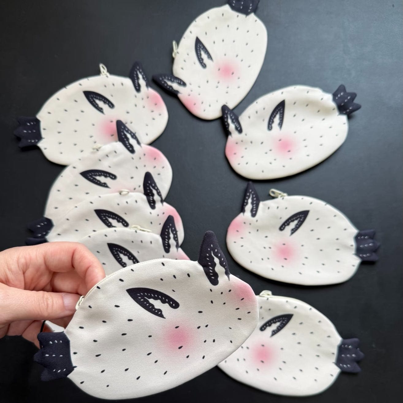 Colorful Sea Slug Zipper Card Holder | NueShiny & PIPIZU