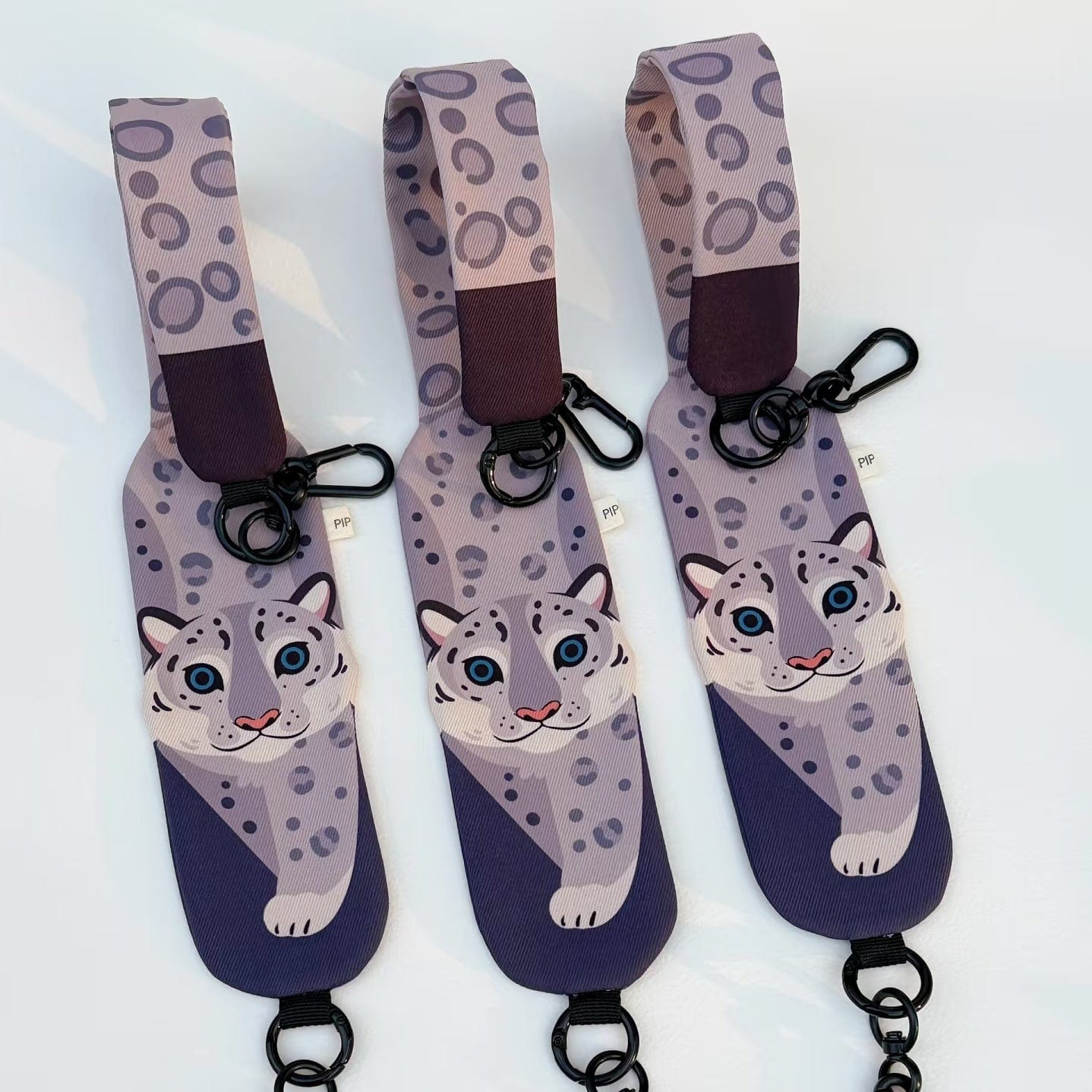 Snow Leopard Wrist Strap | NueShiny & PIPIZU