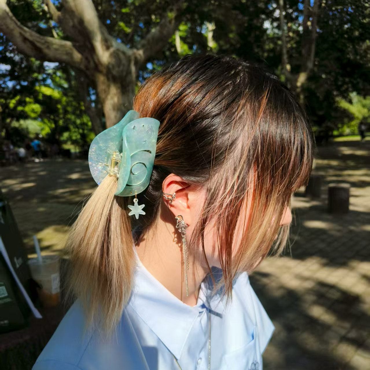 Medium Rippling Blue Shell Hair Claw Clips | NueShiny & Be warm  in