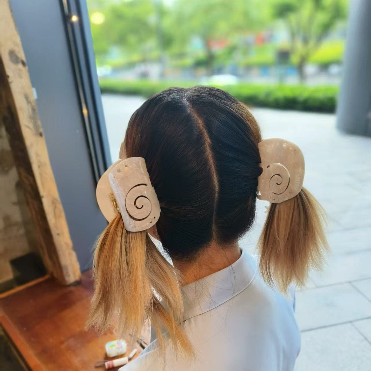 Medium Shell Color Shell Hair Claw Clips | NueShiny & Be warm  in
