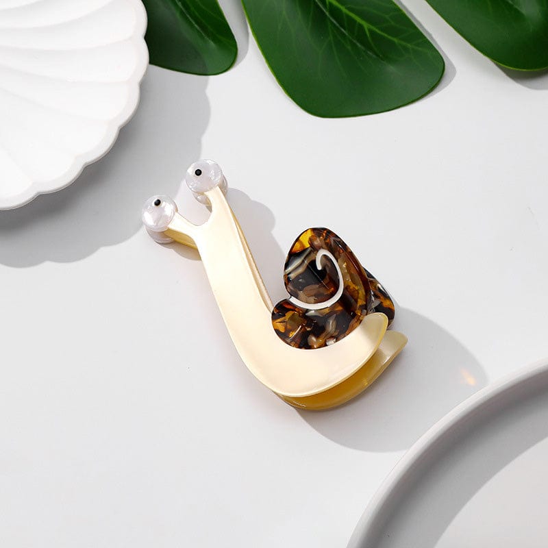 Medium Off-white Cartoon Snail Hair Claw Clips | NueShiny
