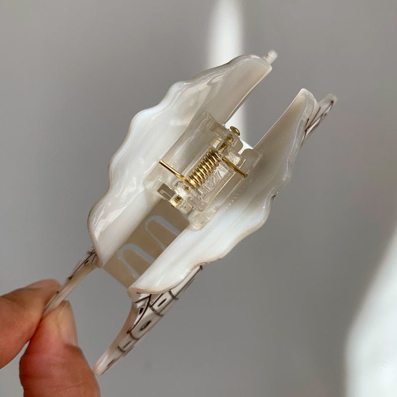 Medium Beige Polka Dot Conch Hair Claw Clips | NueShiny