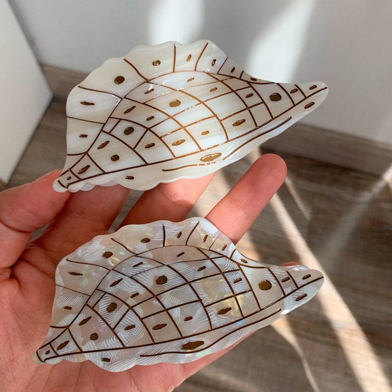 Medium Beige Textured Conch Hair Claw Clips | NueShiny