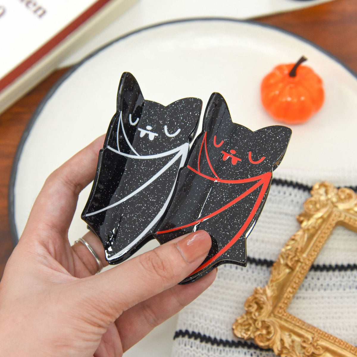 Halloween Bat Hair Claw Clip - Black & White Glitter Acrylic Hair Clip for Women  NueShiny